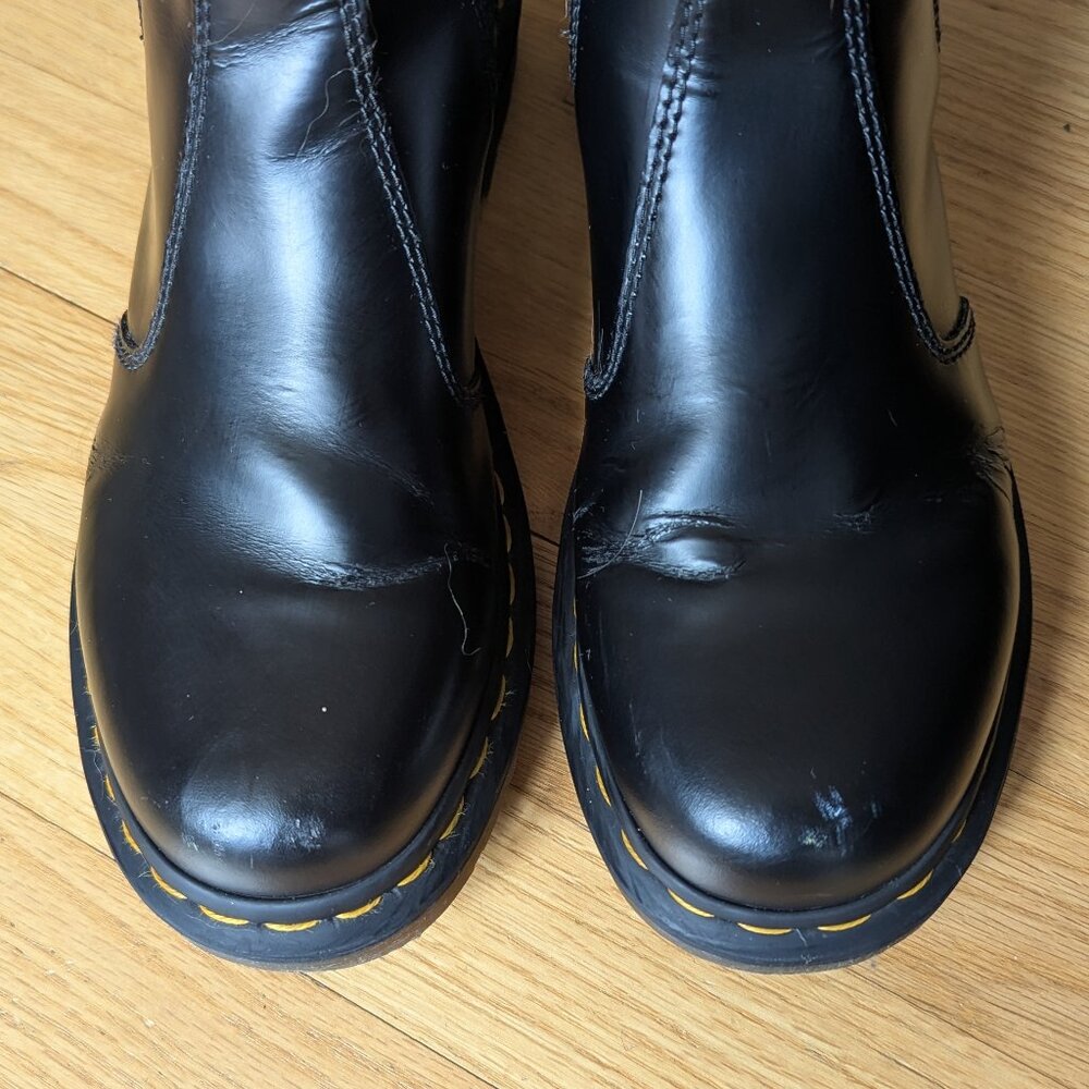 Dr. Marten's 2976 Women's Yellow Stitch Smooth Leather Chelsea Boots - Size 9 - Picture 4 of 6